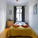 Cozy Krakowska Street, Kazimierz District * 克拉科夫