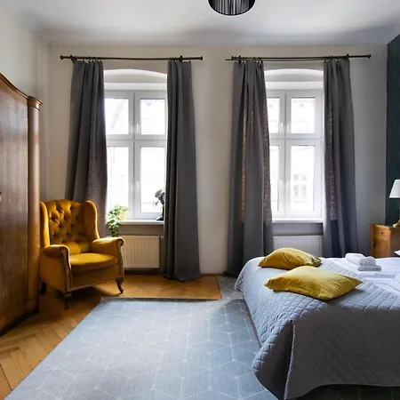 Cozy Krakowska Street, Kazimierz District Краков